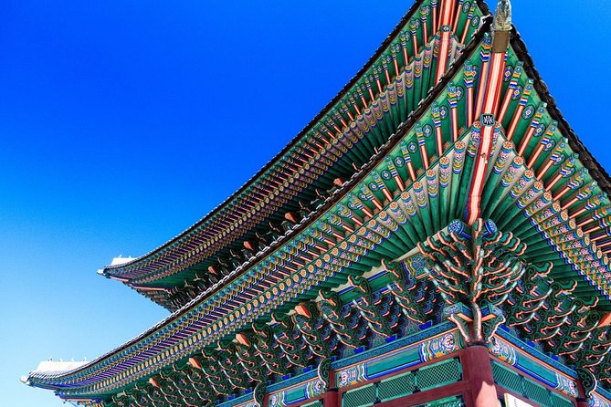 Signature Seoul : Netflix Sites, Street Food & N Seoul Tower - Jogyesa Temple and the calm before the palace