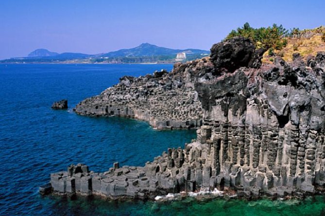 Small Group 7D Korea package Tour with Seoul Gyeongju Busan Jeju - What the $1,988 price buys you