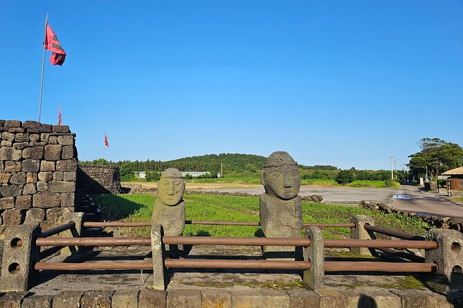 Small group Jeju private Full-Day Tour of East and South and West - O’sulloc Tea Museum and the western tea fields