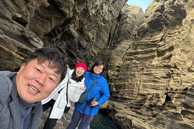 Small group Jeju private Full-Day Tour of East and South and West - Jusangjeolli and Jeju’s tall lava columns