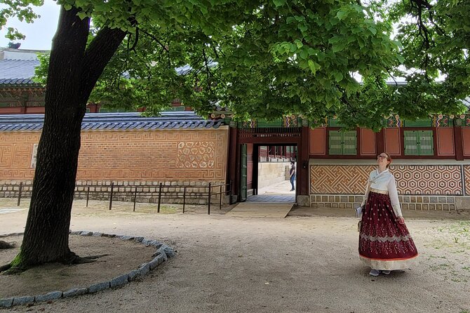 (Small Group) Palace & Seoul Old Town Highlights - Bukchon Hanok Village shows Seoul as a neighborhood
