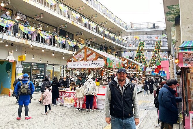 Small-Group Royal Palace and Seoul City Tour (hotel pick-up) - Gyeongbokgung Palace and the Joseon court
