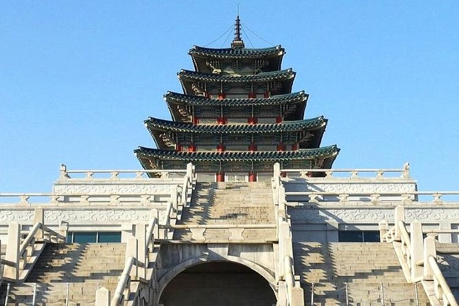 Small-Group Seoul Tour with Gyeongbokgung Palace (hotel pick-up) - Blue House Square and the view toward Mount Bukak