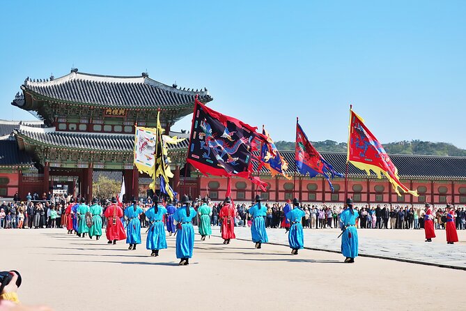 Small-Group Seoul Tour with Gyeongbokgung Palace (hotel pick-up) - Jogyesa Temple, Seoul’s Buddhist pause button