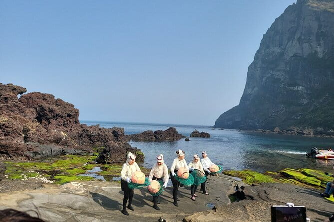 Small Group Tour in East Jeju Healing Island w/Woman Divers Show - The haenyeo show offers a direct link to local life