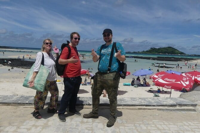 Small Group Tour in East Jeju Healing Island w/Woman Divers Show - A tangerine café ends the day on a sweet note