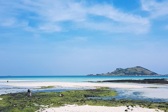 South-West Jeju Essentials: Hallasan & Signature Highlights - Sanbangsan and Bomunsa Temple