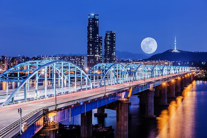 Special City Night Tour - Guides, group size, and the quality of the explanation