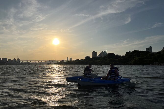 Stand Up Paddle Board (SUP) and Kayak Activities in Han River - Hangang Park and the open river view