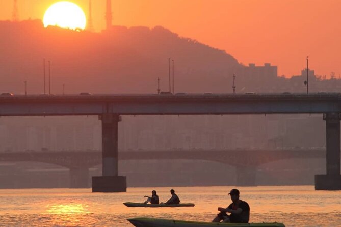Stand Up Paddle Board (SUP) and Kayak Activities in Han River - The value of $33, plus the optional lesson