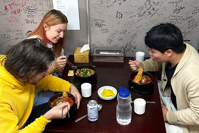 Street Food Tour in Jongno, Heart of Seoul - Jongmyo Shrine and five centuries of royal rites