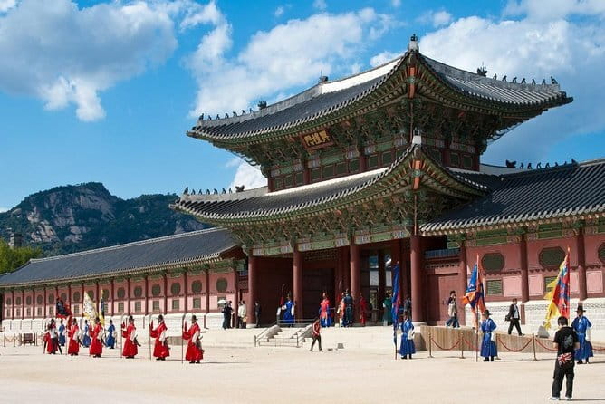 Street photoshoot and Seoul Hidden gem History Walking Tour - How James and Jacob shape the experience