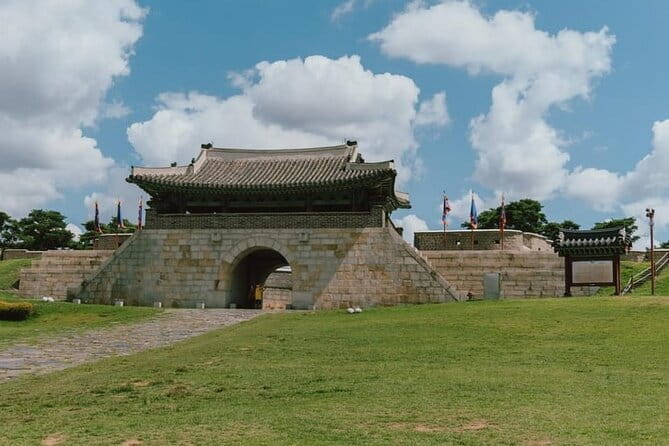 Suwon Hwaseong+Gwangmyeong Cave+Starfield Library from Seoul - Starting from Hongik University or Myeongdong