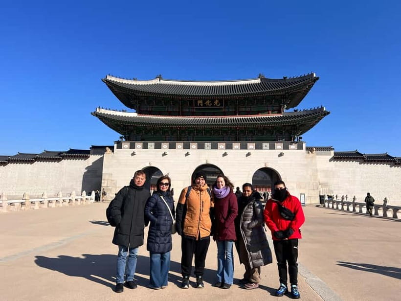 Time Travel in Seoul: Gyeongbokgung, Folk Museum & Bukchon - Starting at Gyeongbokgung Station Exit 4