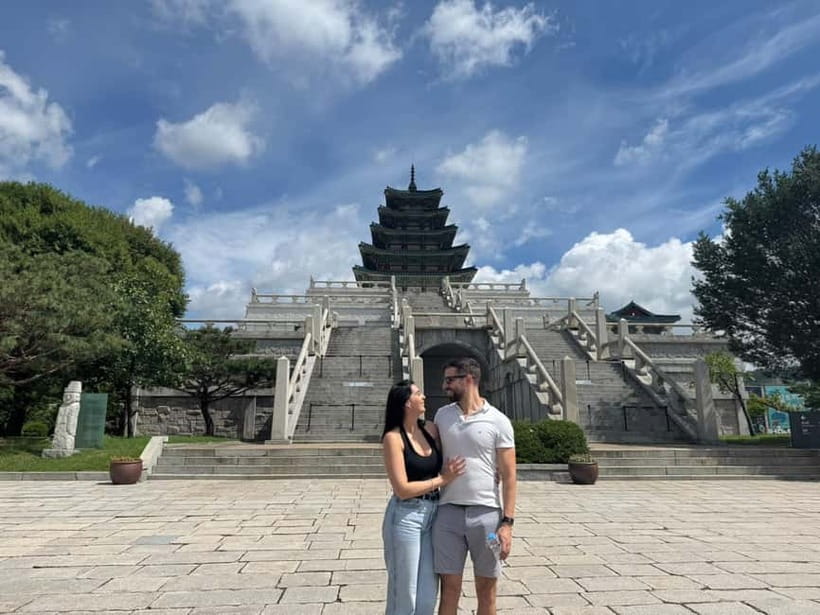 Time Travel in Seoul: Gyeongbokgung, Folk Museum & Bukchon - Who will get the most from the $54 price