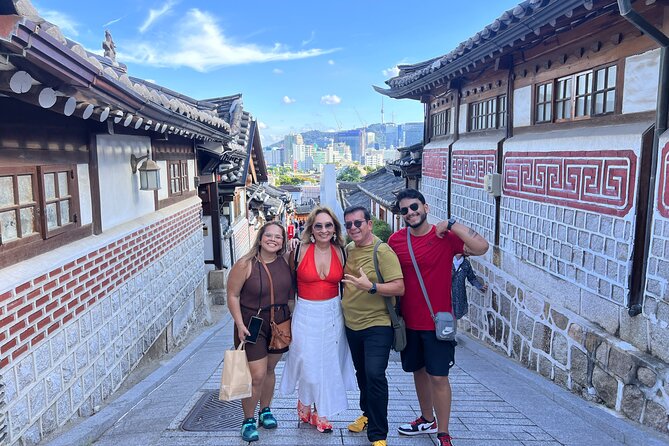Time Travel in Seoul: Gyeongbokgung Palace, Folk Museum & Bukchon - Who should book this three-hour tour?