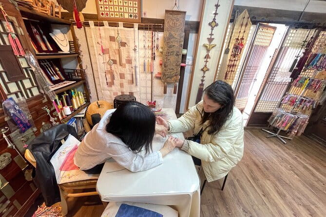 Tour Seoul’s oldest district with a storyteller from Bukchon - Why Bukchon makes such a good history walk