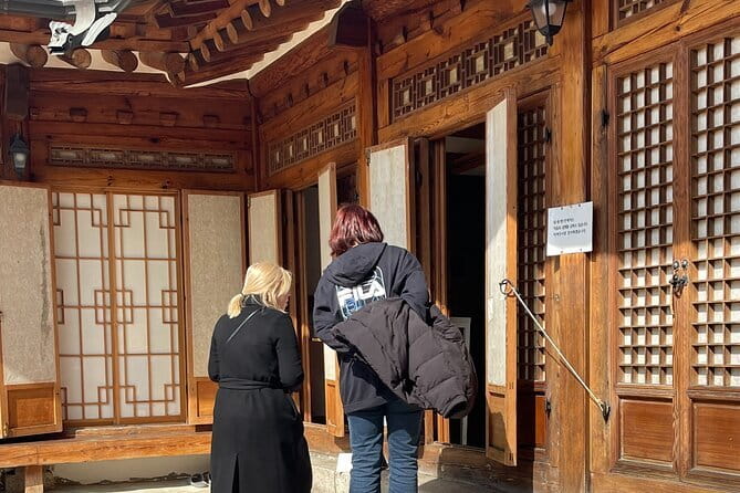 Tour Seoul’s oldest district with a storyteller from Bukchon - Cafe Onion Anguk and architecture from three eras