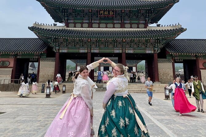 Tour Seoul’s oldest district with a storyteller from Bukchon - Bukchon Hanok Village and the person who reshaped it