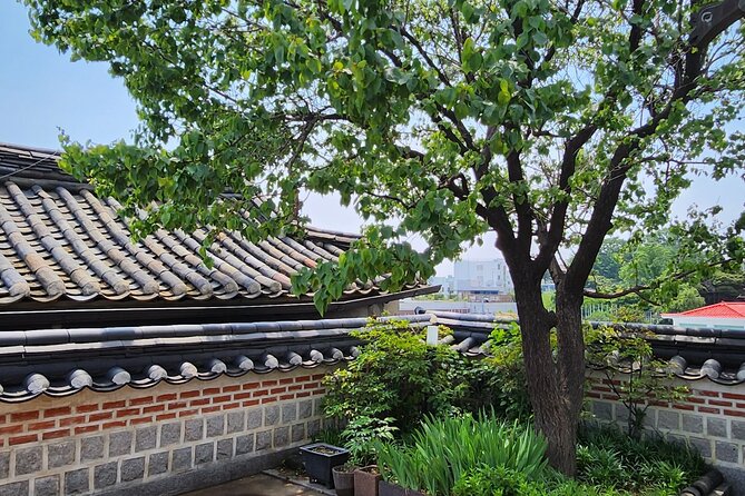 Traditional Gourmet - Bukchon Hanok Village, about 90 minutes on foot