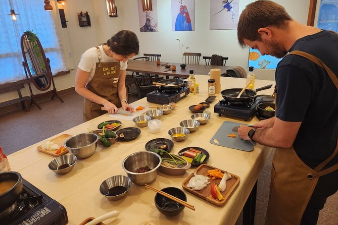 Traditional Korean 6-Dish Cooking Class + Hidden Alley Tour Seoul - Starting with tea at the Chungmu-ro cooking studio
