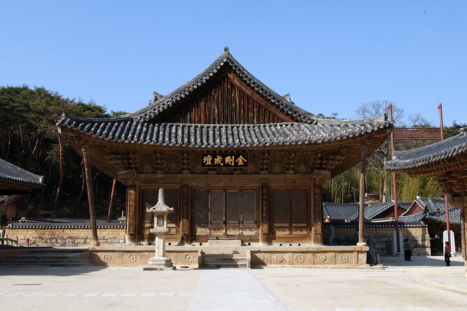 UNESCO Tongdosa Temple + Gourmet Eonyang Style Bulgogi Lunch - Walking through Tongdosa’s gates and pavilions