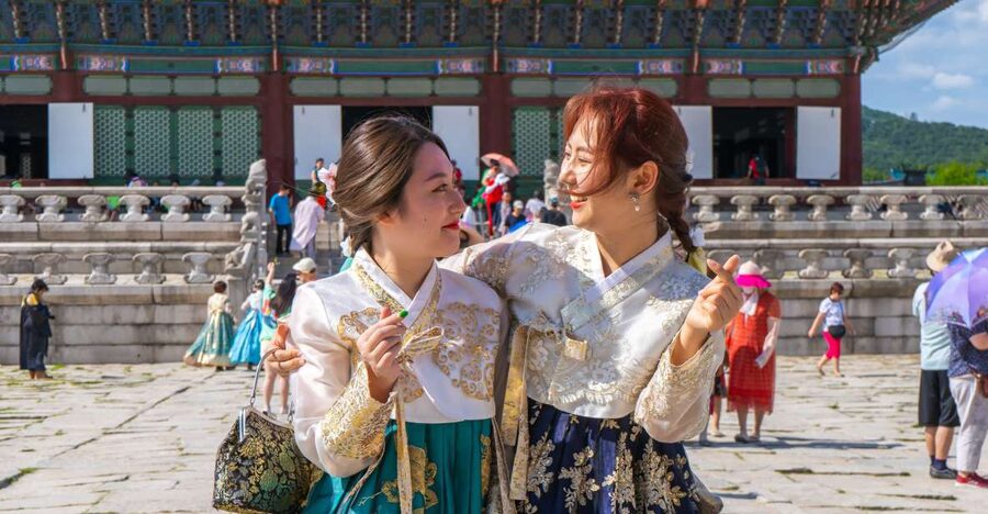 Your Personal Seoul Photographer! - Gyeongbokgung Palace: 40 minutes for royal-style portraits